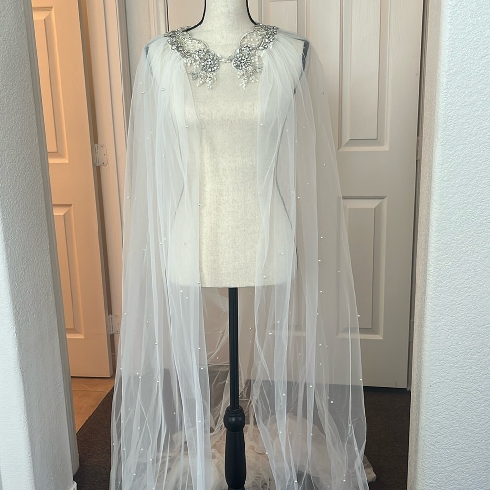 Vivienne Atelier Pearl Embellished Wedding Cape